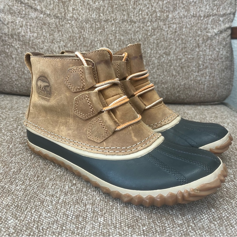 Sorel Out 'N About Leather waterproof ankle boot